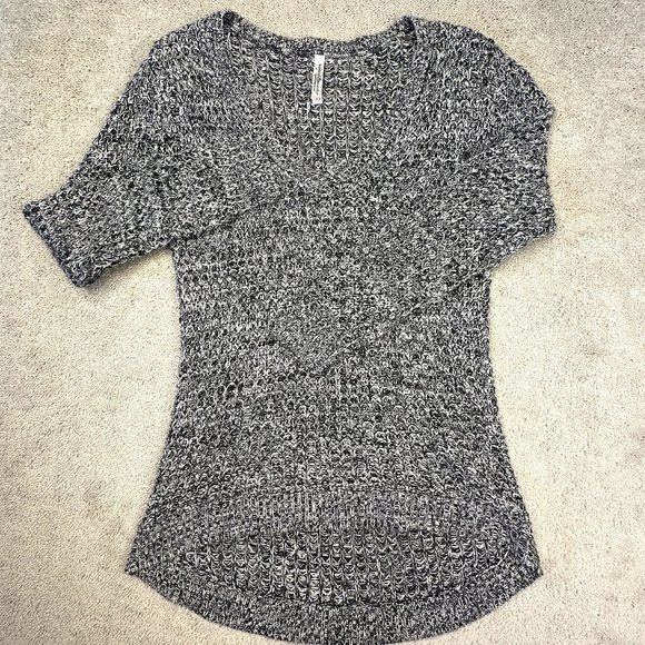Bobbie Brooks Long sleeve Sweater Hi-Low grey Size 1X Loose knit - Picture 2 of 6